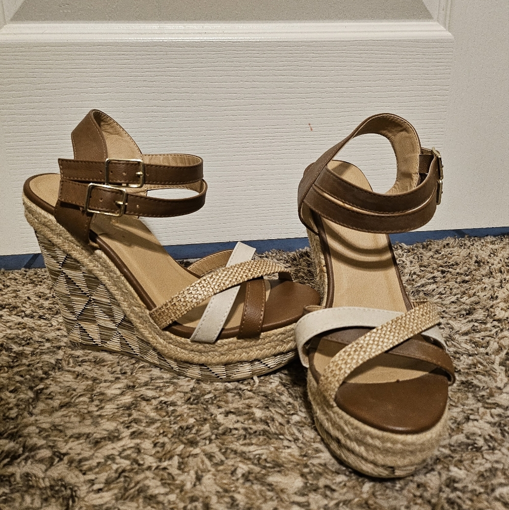 Wedge heels